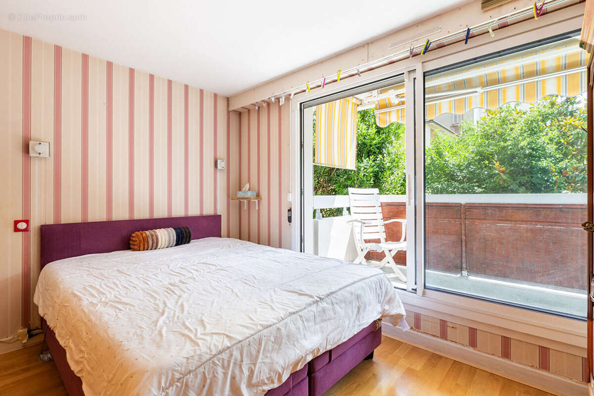 Appartement à COURBEVOIE