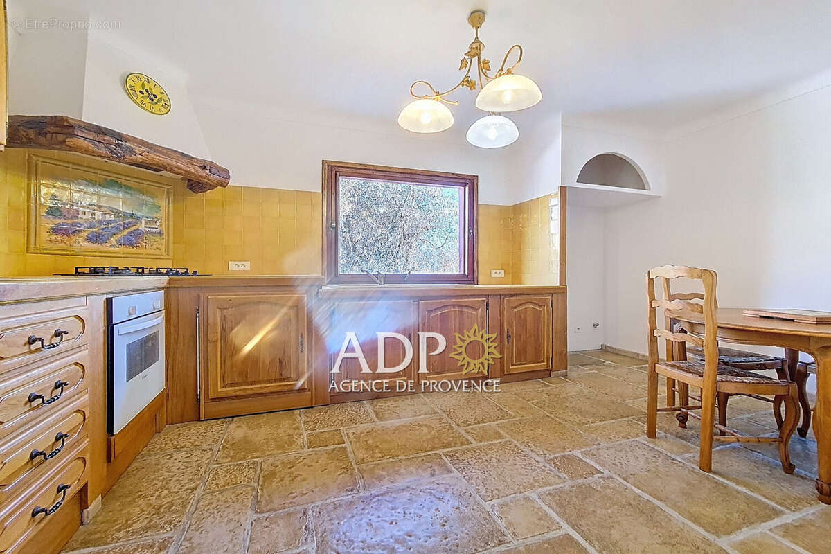 Appartement à SAINT-CEZAIRE-SUR-SIAGNE