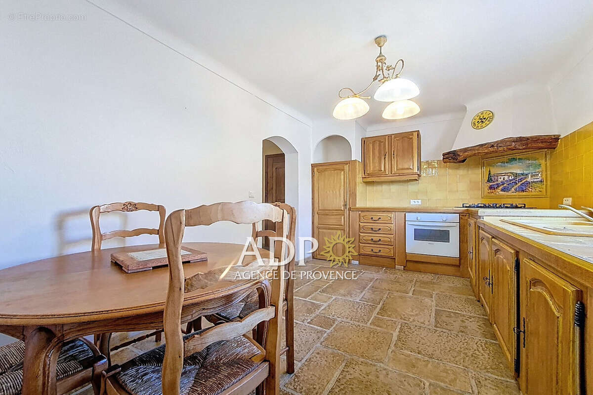 Appartement à SAINT-CEZAIRE-SUR-SIAGNE