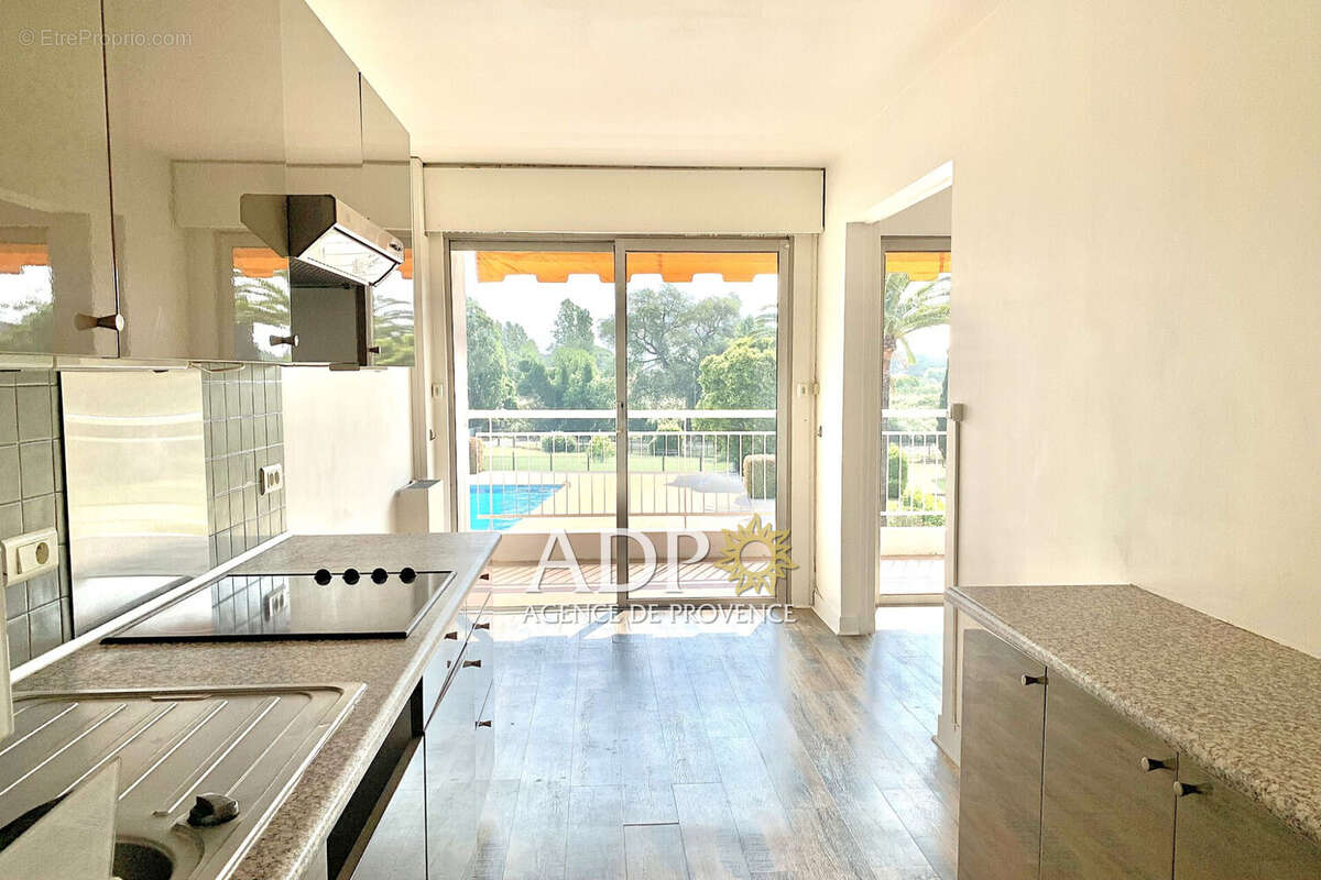 Appartement à MANDELIEU-LA-NAPOULE