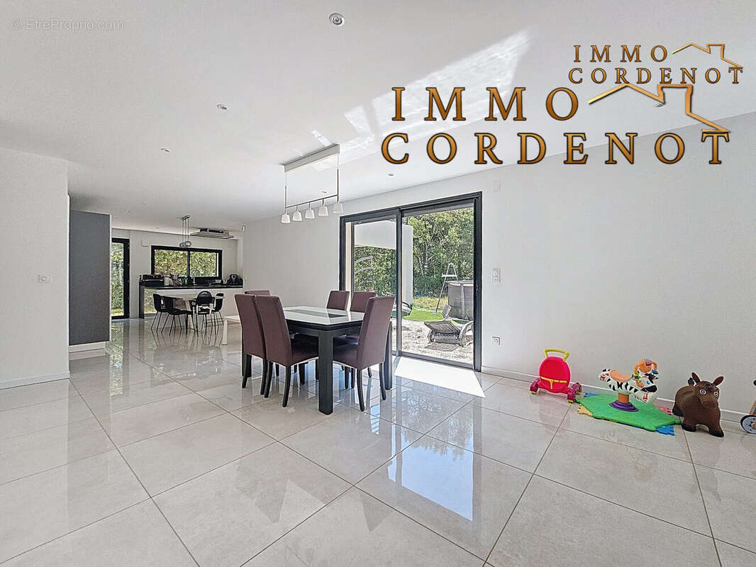 Maison à SOLLIES-TOUCAS