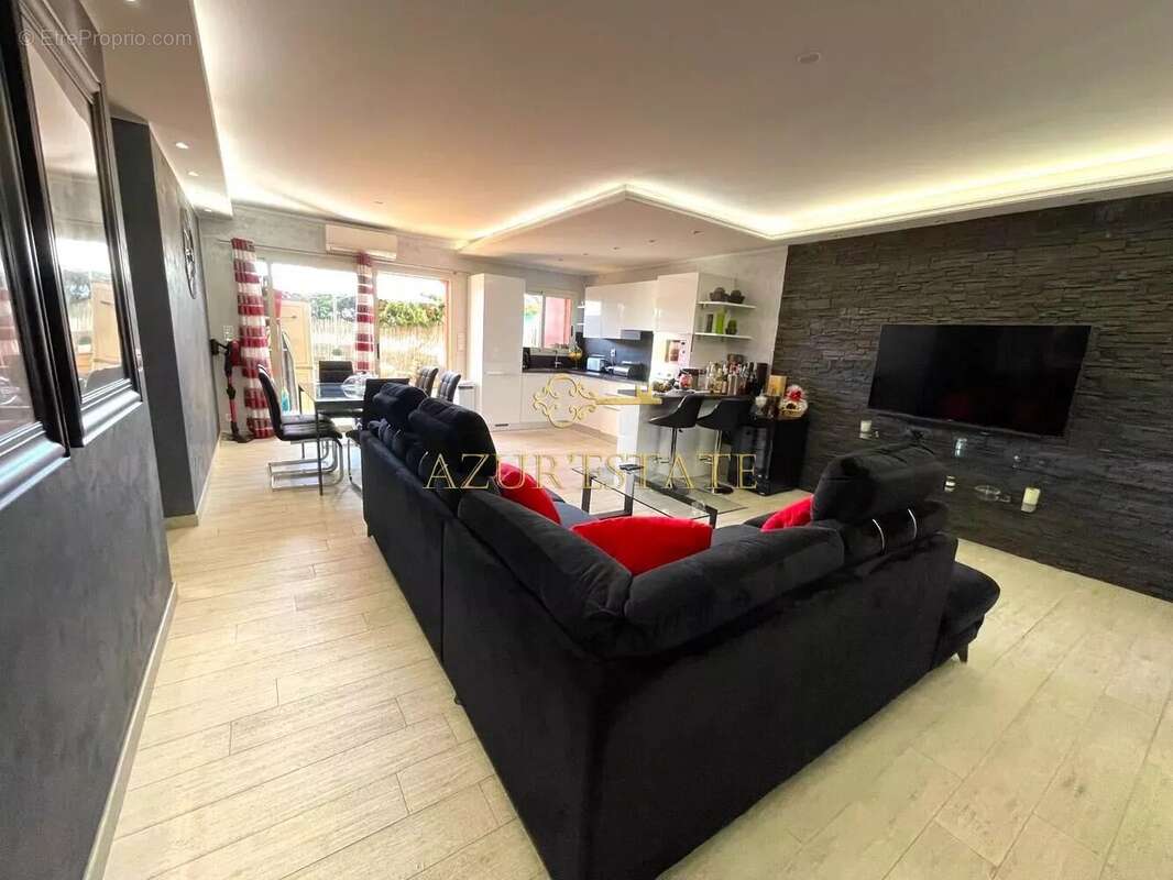 Appartement à ROQUEBRUNE-CAP-MARTIN