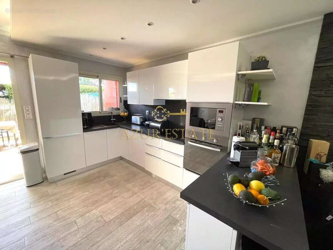 Appartement à ROQUEBRUNE-CAP-MARTIN