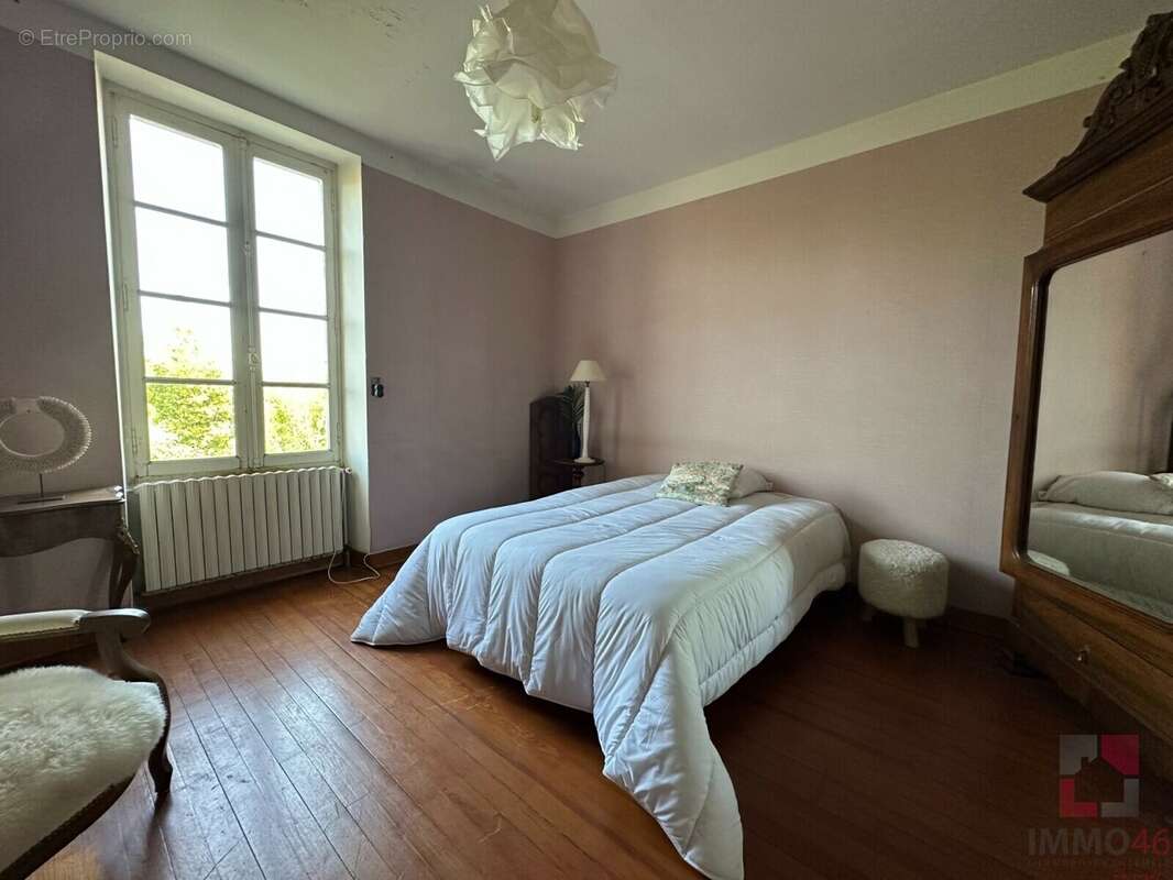 Maison à PUY-L&#039;EVEQUE