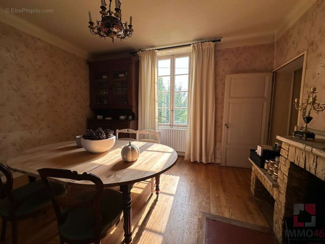 Maison à PUY-L&#039;EVEQUE