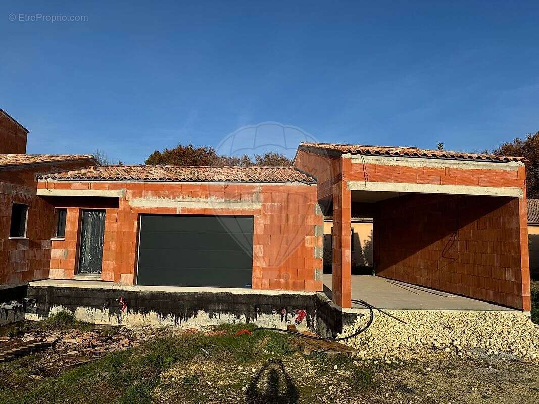 Maison à LES MATHES