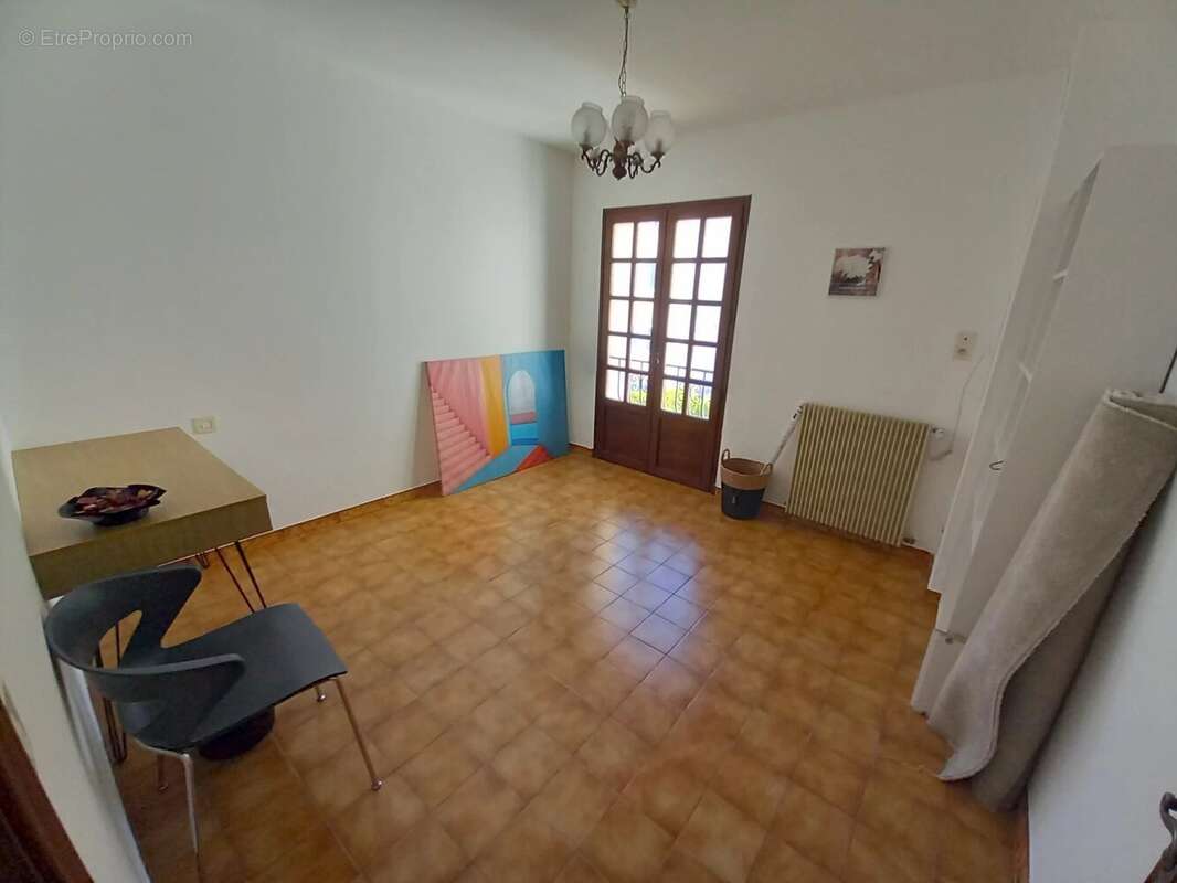 Maison à PUGET-THENIERS