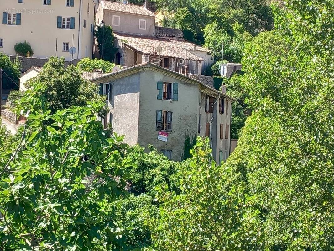 Appartement à ENTREVAUX