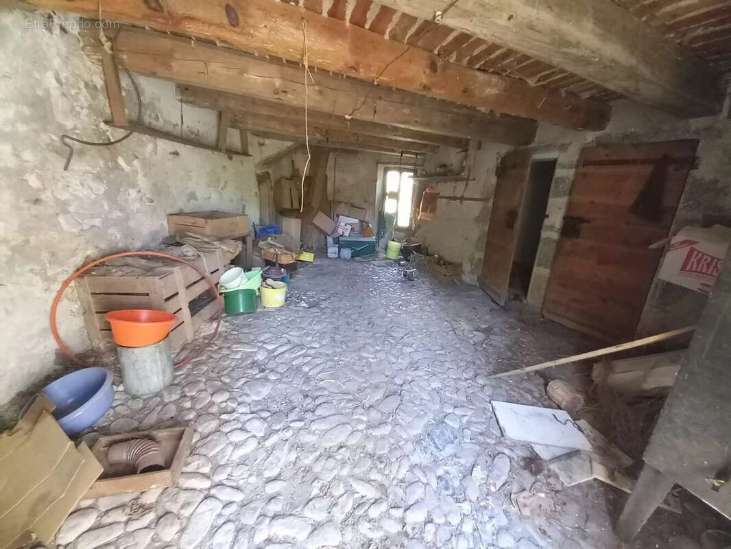 Appartement à ENTREVAUX