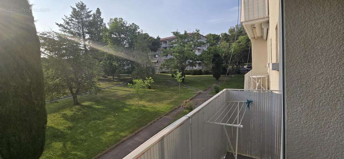 Appartement à GREOUX-LES-BAINS