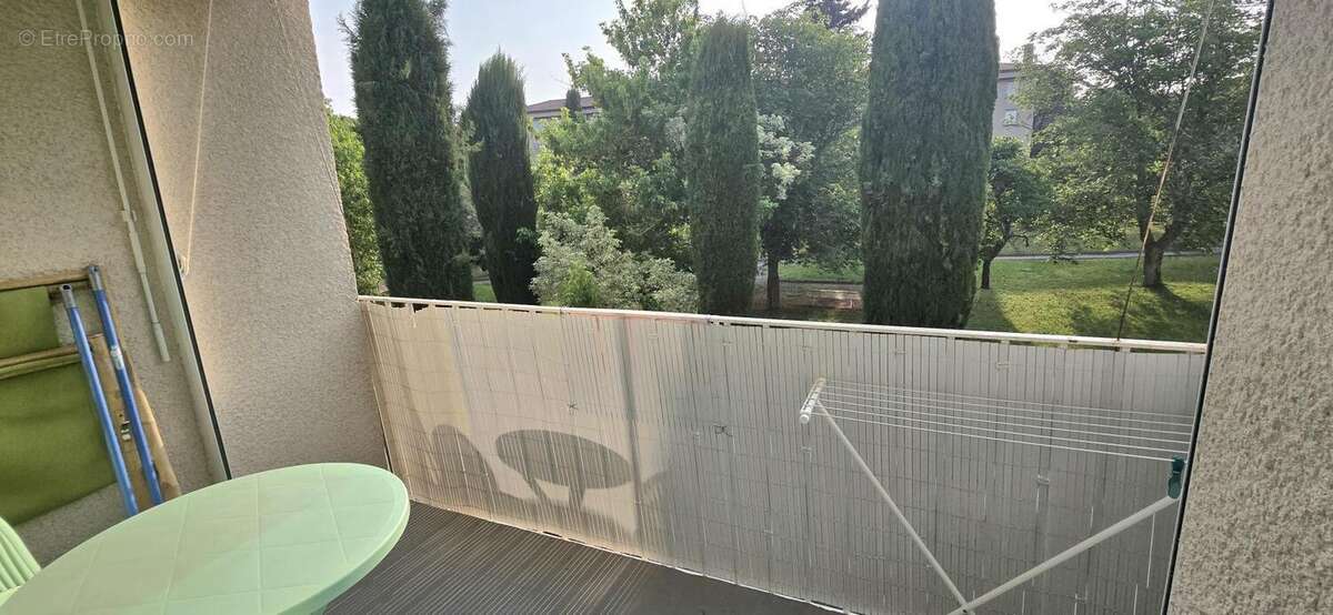 Appartement à GREOUX-LES-BAINS