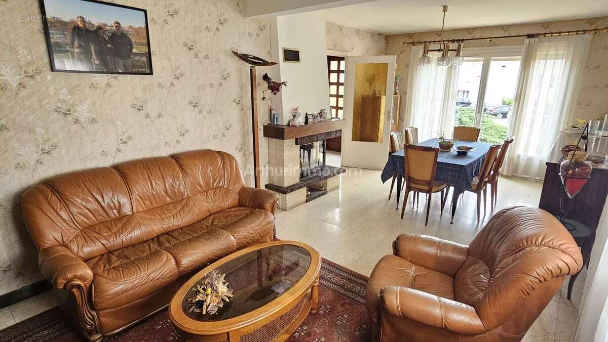 Maison à DEMOUVILLE