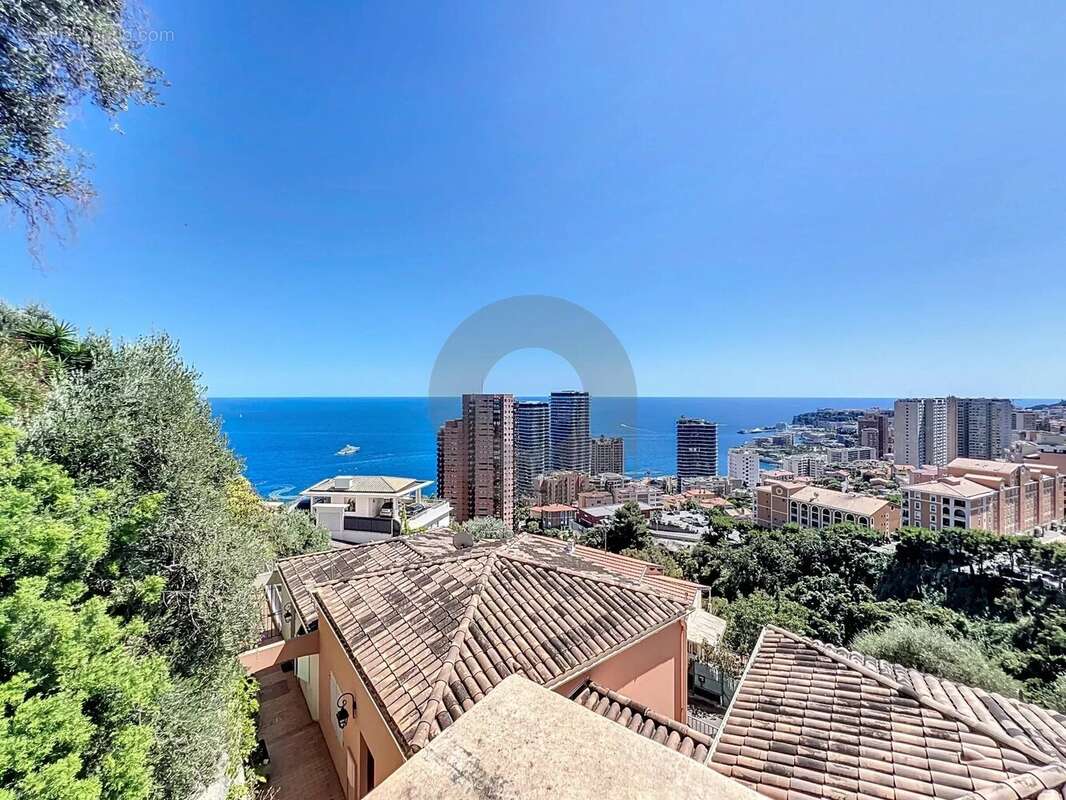 Appartement à ROQUEBRUNE-CAP-MARTIN