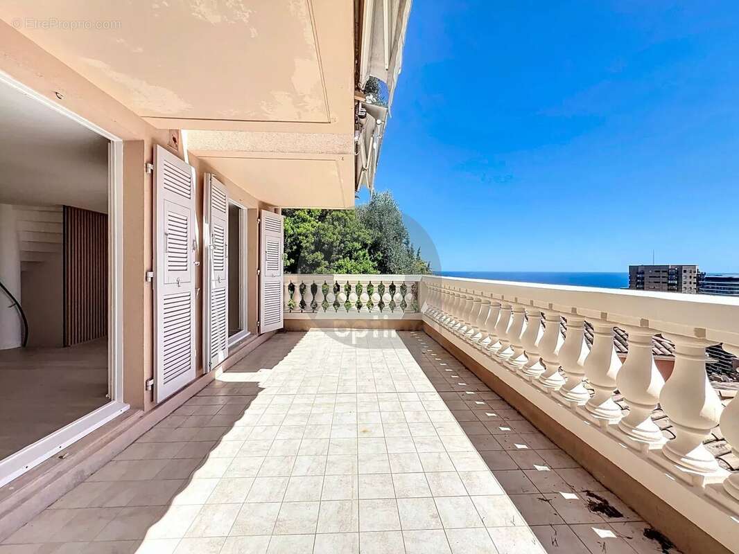 Appartement à ROQUEBRUNE-CAP-MARTIN