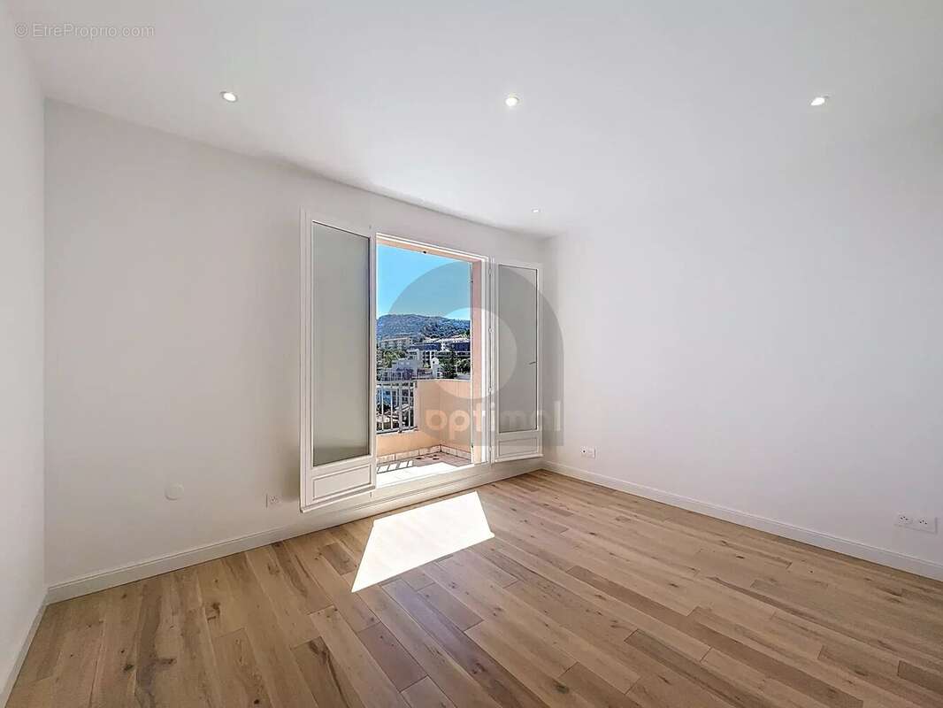 Appartement à ROQUEBRUNE-CAP-MARTIN