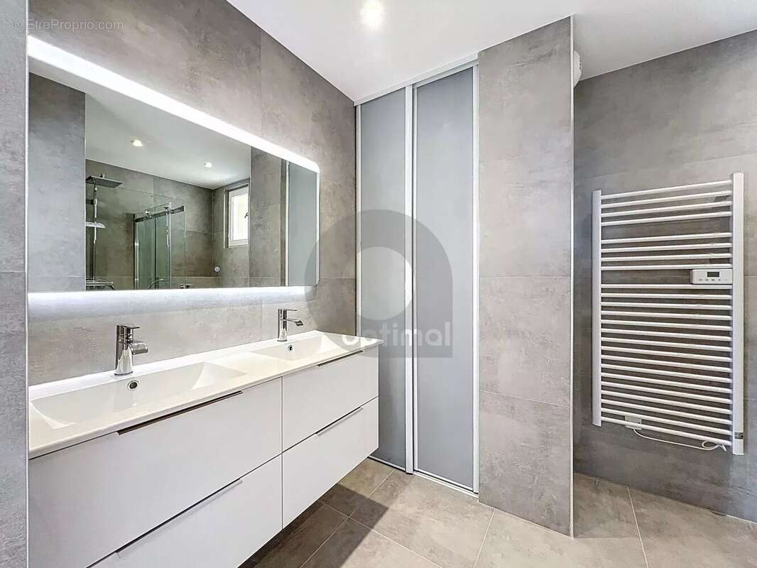 Appartement à ROQUEBRUNE-CAP-MARTIN