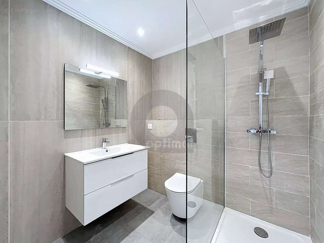 Appartement à ROQUEBRUNE-CAP-MARTIN