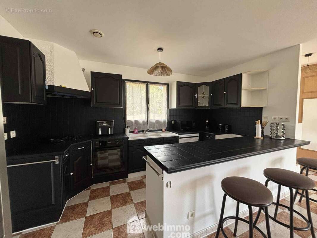 Cuisine aménagée, - Maison à INGRANDES