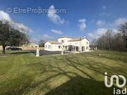 Photo 1 - Maison à MOUTHIERS-SUR-BOEME