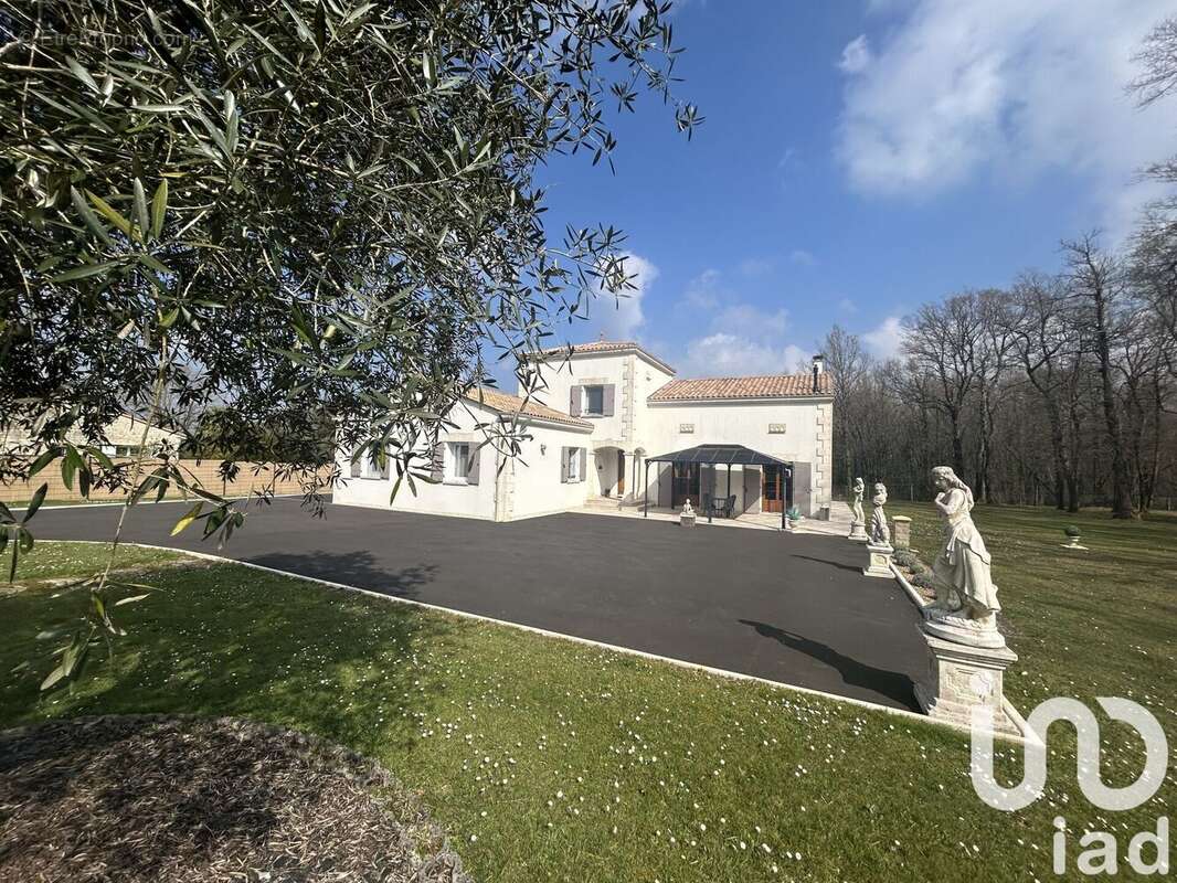 Photo 2 - Maison à MOUTHIERS-SUR-BOEME