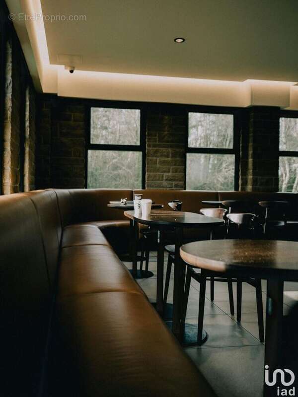 Photo 2 - Commerce à CHENNEVIERES-SUR-MARNE