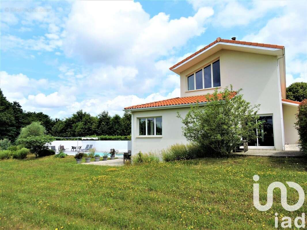 Photo 6 - Maison à ROUZEDE