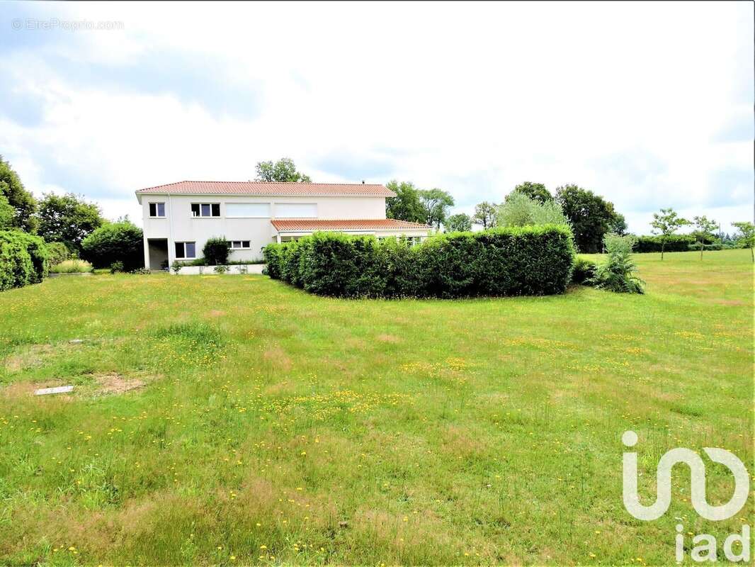 Photo 8 - Maison à ROUZEDE