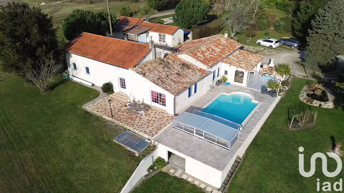 Photo 1 - Maison à CONDEON