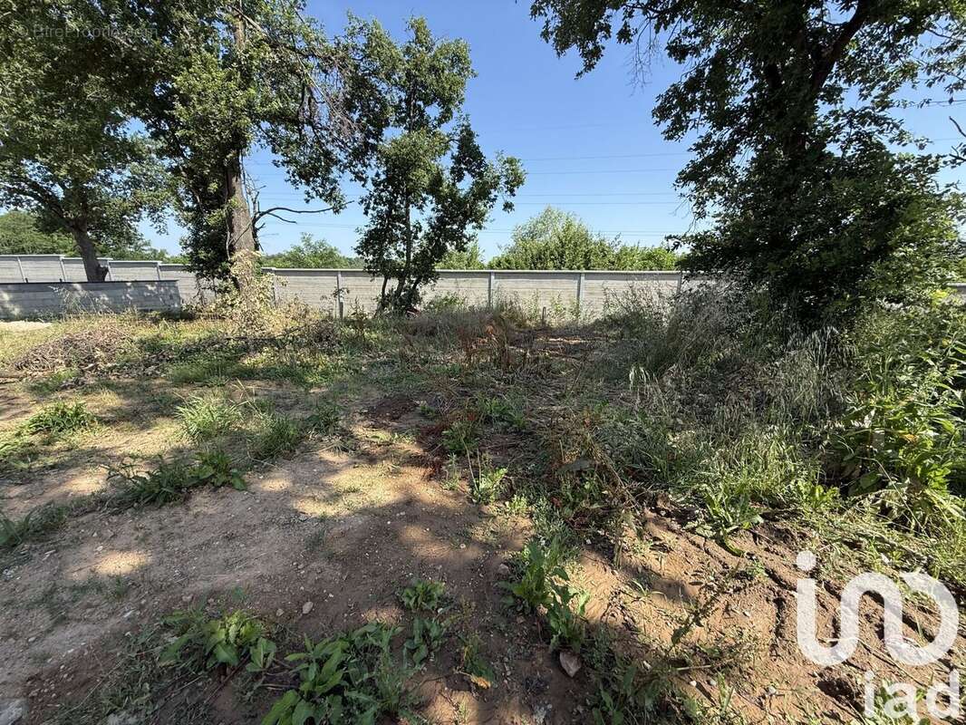 Photo 4 - Terrain à LA TOUR-DE-SALVAGNY