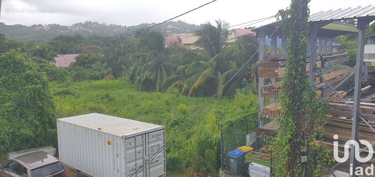 Photo 3 - Terrain à LE ROBERT