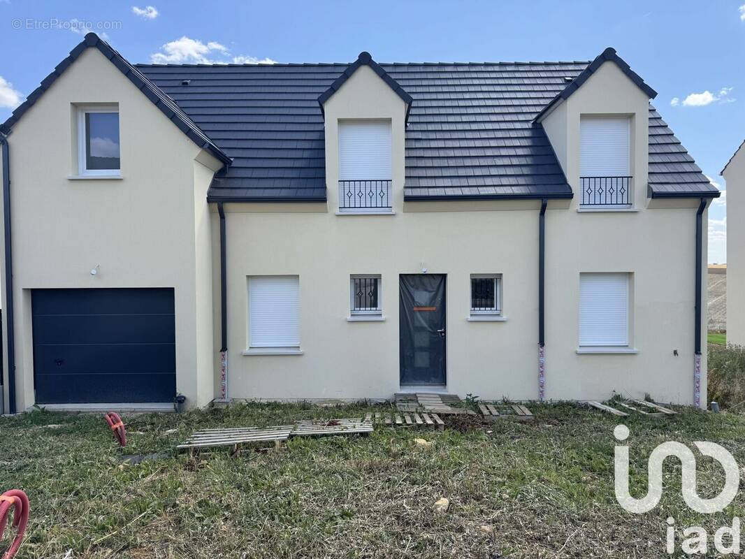 Photo 1 - Maison à MONDONVILLE-SAINT-JEAN