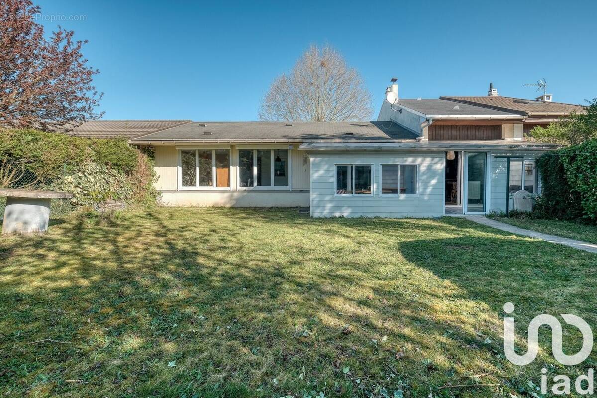 Photo 1 - Maison à ESBLY