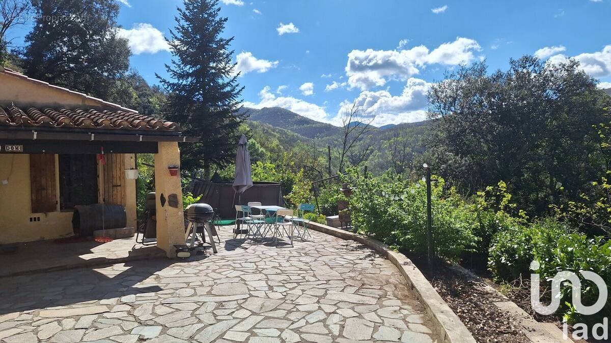 Photo 1 - Maison à MONTFERRER