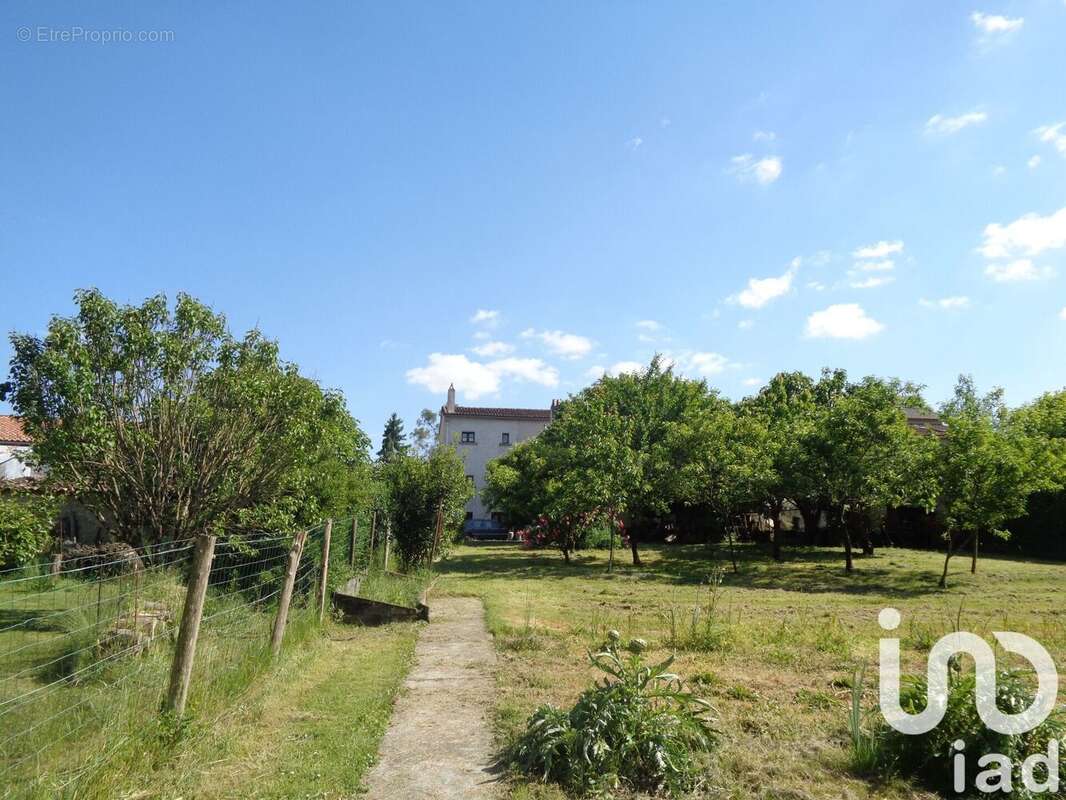 Photo 2 - Maison à BUSSAC-SUR-CHARENTE