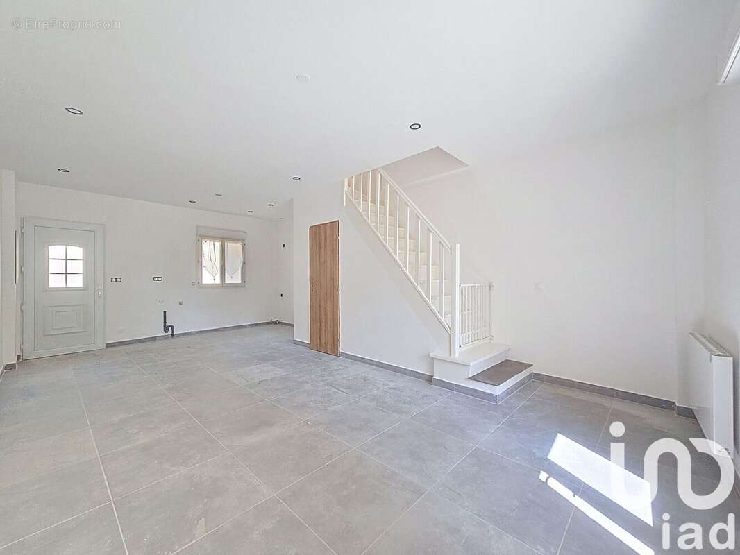 Photo 2 - Maison à GUIGNES