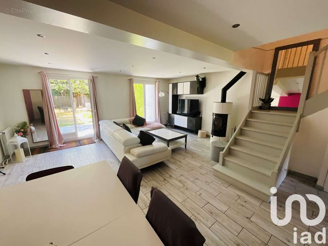 Photo 5 - Maison à LESIGNY