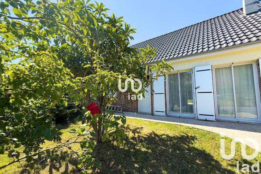 Photo 1 - Maison à LE MESNIL-SAINT-DENIS