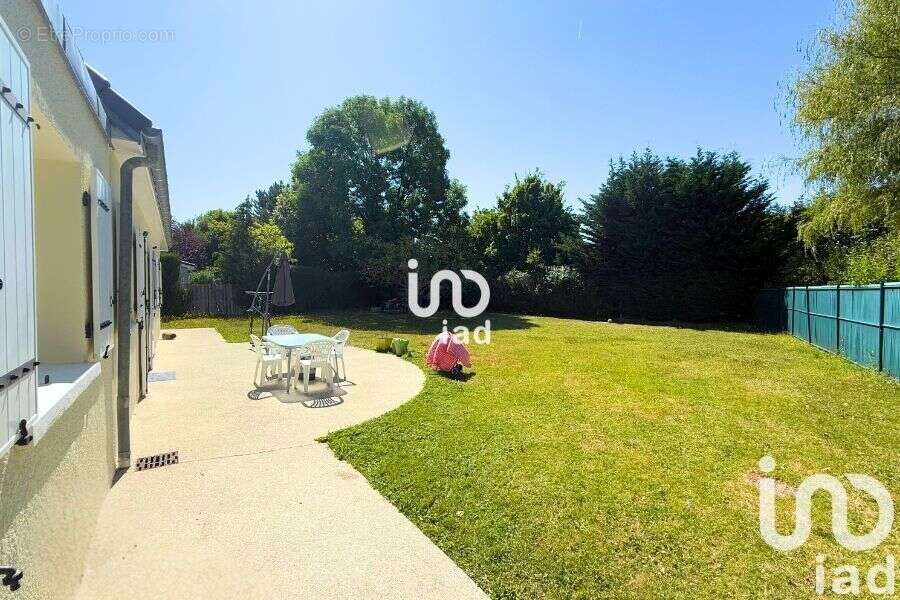 Photo 2 - Maison à LE MESNIL-SAINT-DENIS