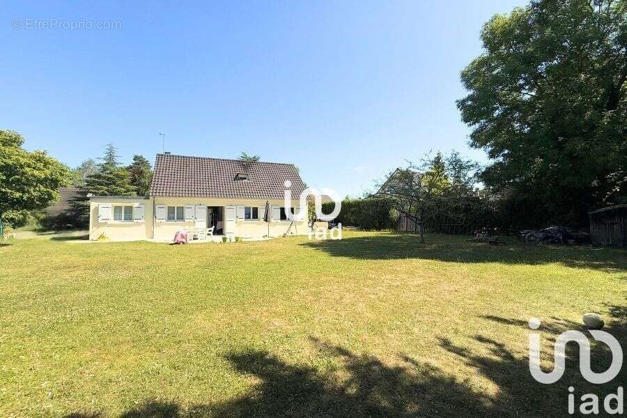 Photo 3 - Maison à LE MESNIL-SAINT-DENIS