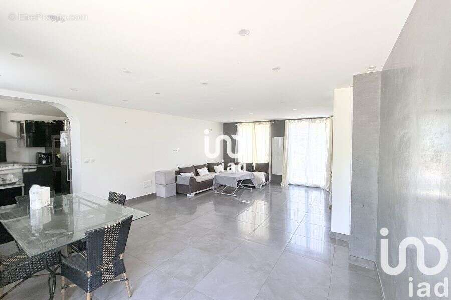 Photo 5 - Maison à LE MESNIL-SAINT-DENIS