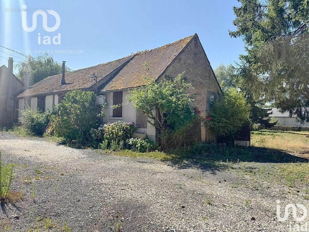 Photo 3 - Commerce à MONTCORBON