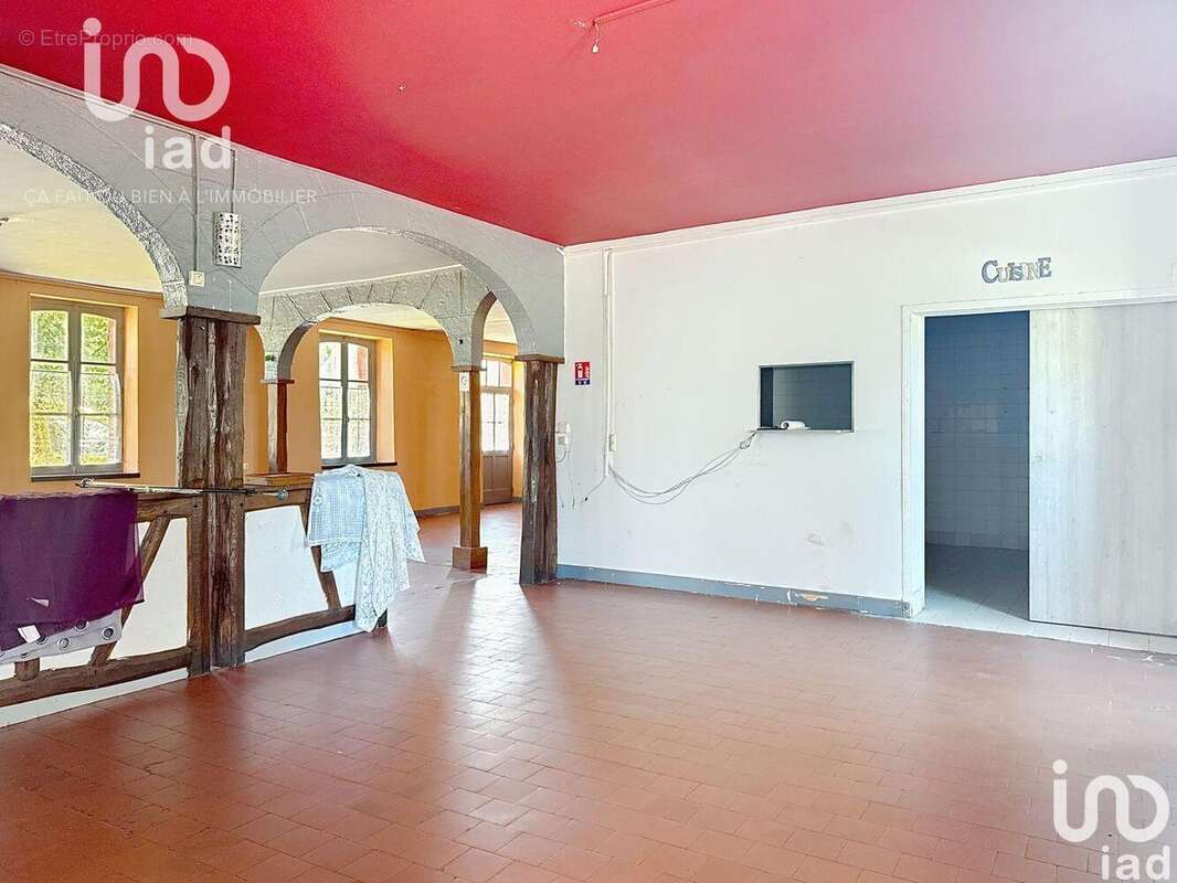 Photo 7 - Commerce à MONTCORBON