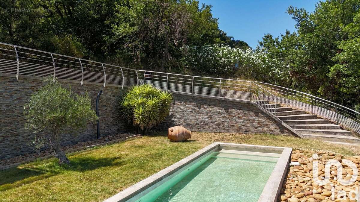 Photo 2 - Maison à ROCHEFORT-DU-GARD