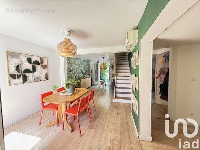 Photo 2 - Maison à CHANTELOUP-LES-VIGNES