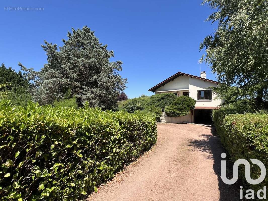 Photo 2 - Maison à BELLERIVE-SUR-ALLIER