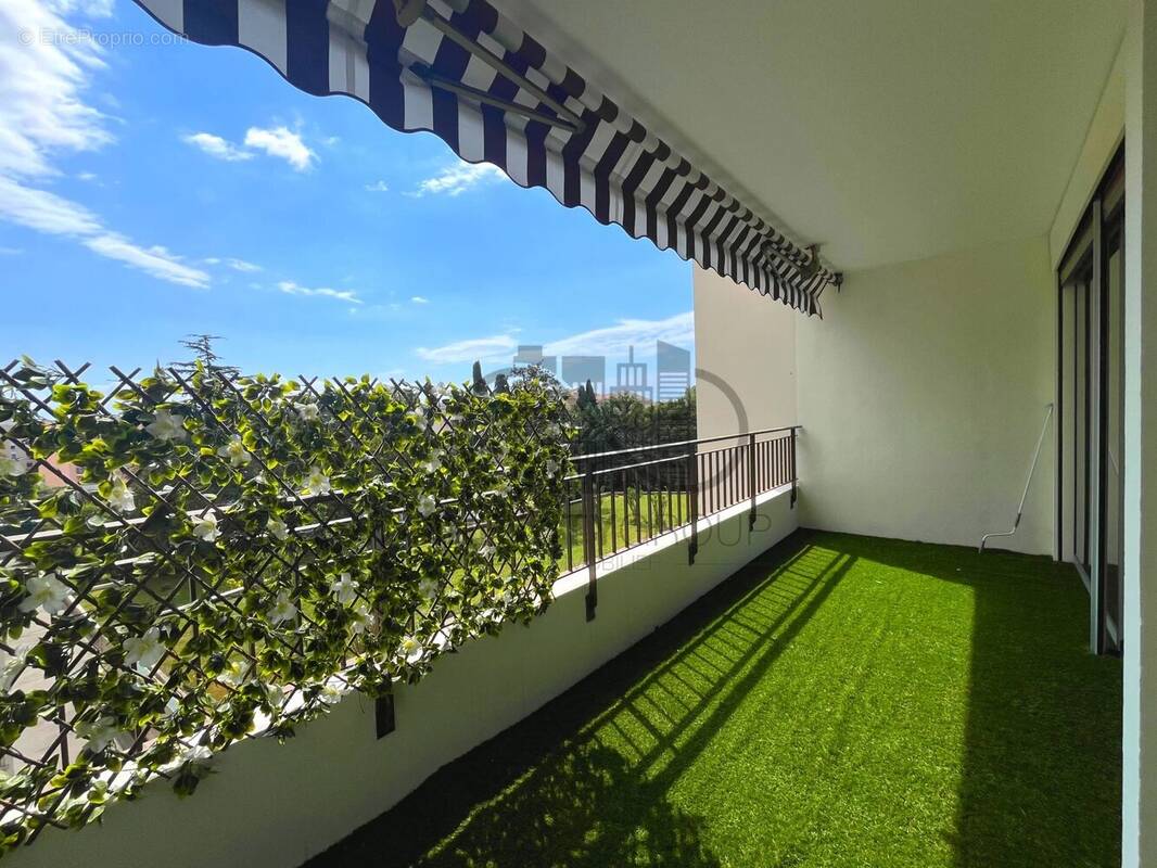 Appartement à MANDELIEU-LA-NAPOULE