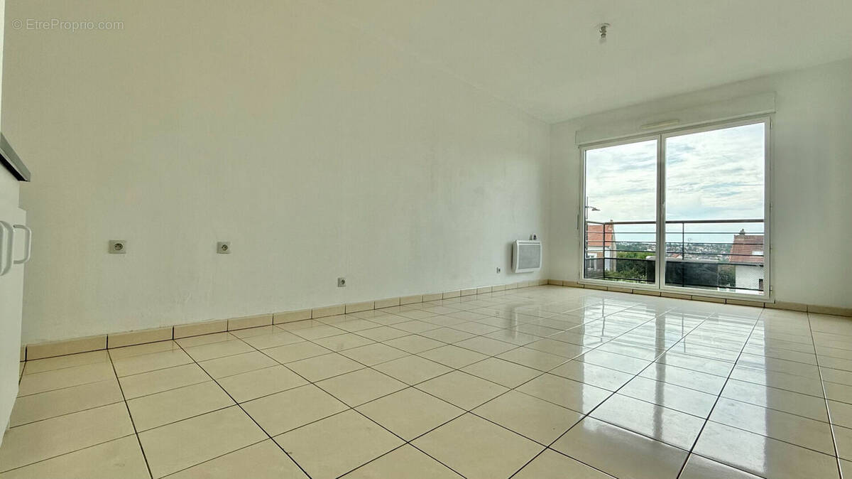 Appartement à CORBEIL-ESSONNES