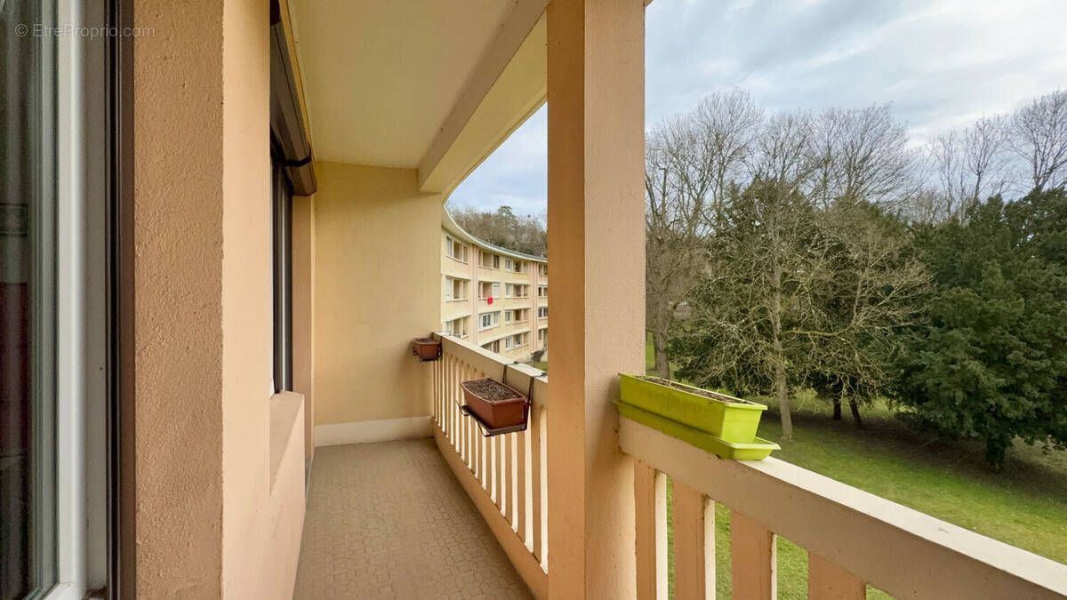 Appartement à CORBEIL-ESSONNES