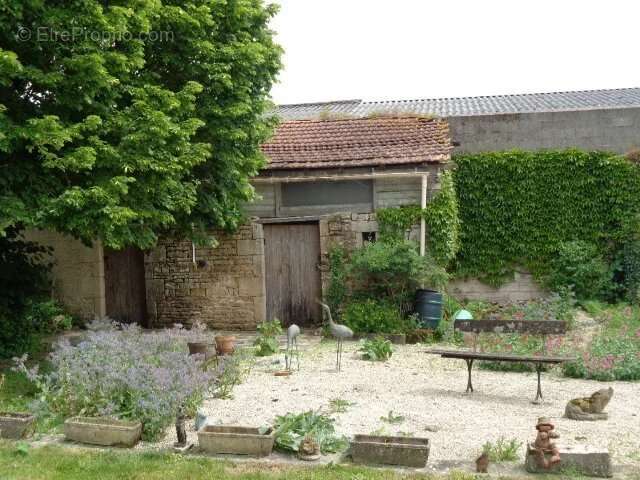 Maison à BRIOUX-SUR-BOUTONNE