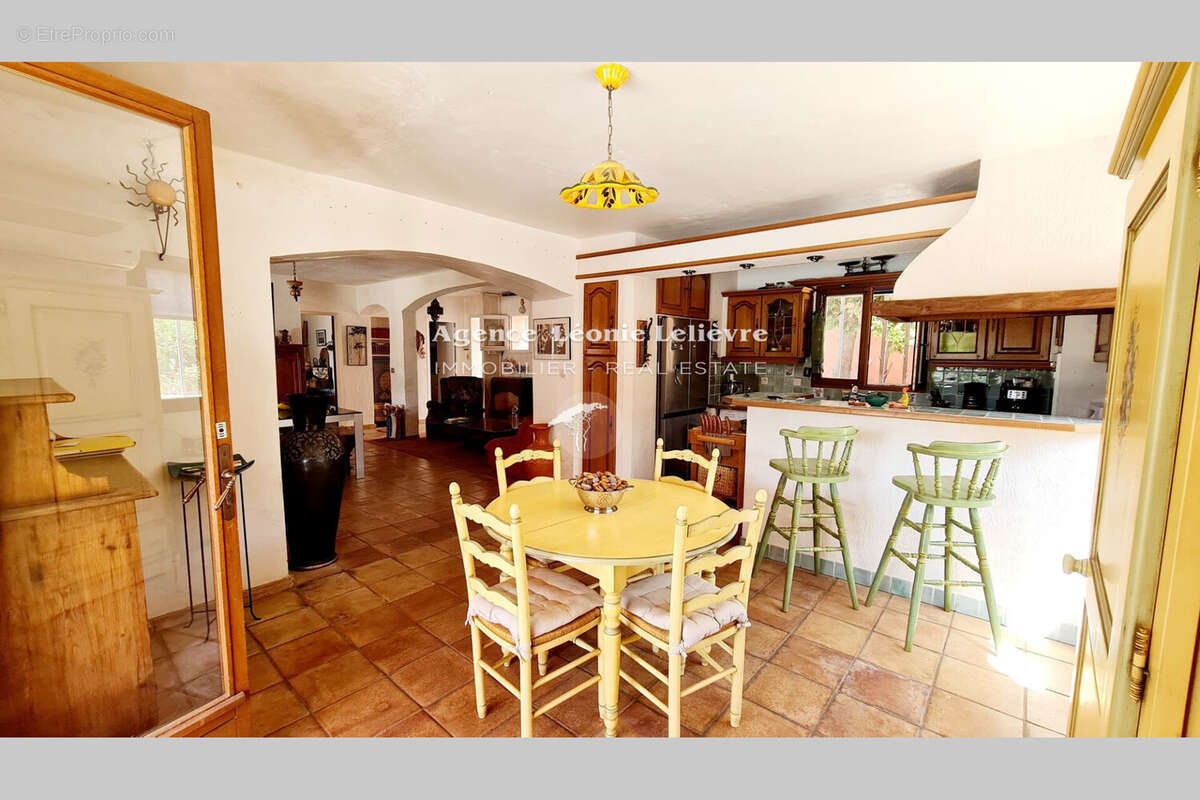 Maison à LES ISSAMBRES